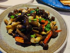 炒小黑鸡枞-半山腰·云南菜(侨福芳草地店)