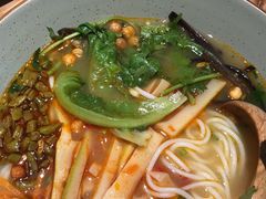 -百春原湖南牛肉粉(百联世纪店)