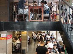 店内一楼二楼人都满了，贼火爆-花园茶楼(兴城西路店)