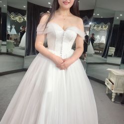 -艾米丽婚纱礼服