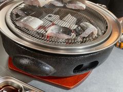 -围炉肉舍•炭烤活鳗•丹东海鲜烤肉(步行街店)