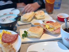 -必胜客(鳌江万达店)