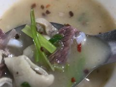 加白胡椒和辣椒油-泓源馅饼店