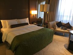 -上海滴水湖皇冠假日酒店