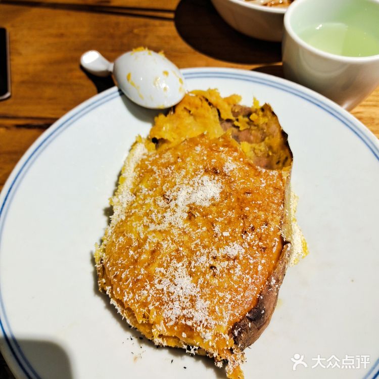 环境很好，适合朋友聚会，和朋友两个人一起过来的