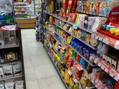 -全家便利店(江湾镇站店)