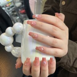 -芊屿芊浔美甲