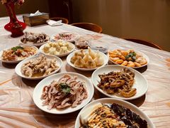 -小草屋轰趴馆别墅派对新场团建家庭聚会