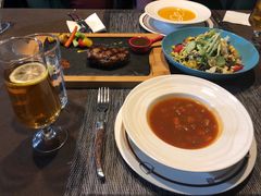 -悦享绿山墙西餐厅