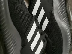 -阿迪达斯(武林银泰三叶草店)