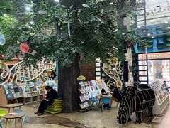 -钟书阁(松江泰晤士小镇店)