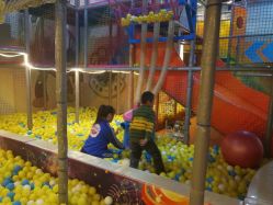 -六月巴士童乐园(抚顺罕王商场店)