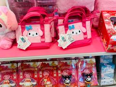 -名创优品(江南新地店)
