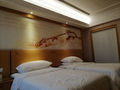 -维也纳酒店(广州南站汉溪长隆地铁站景区店)