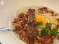 -Chom Cafe and Restaurant