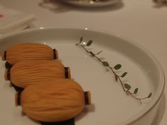 猫山王榴莲酥-东富酒家(龙湖西溪天街店)