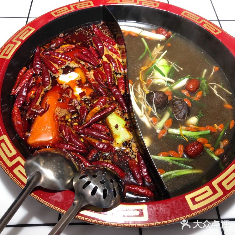 十月的第一顿火锅[爱心]就来这家正宗的川味火锅店