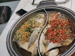 -阿瓦山寨·湘菜现炒·剁椒鱼头王(咸阳总店)