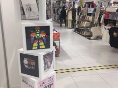 -优衣库(上海正大广场店)