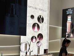 -Dior迪奥(上海世茂广场店)