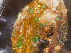 -万里闯关东铁锅炖菜馆(高新旗舰店)