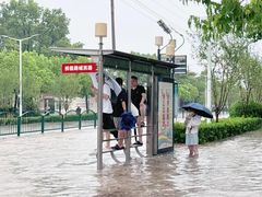 -上海游泳馆(地铁站)