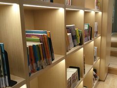 -漕河泾街道图书馆(漕河泾社区文化活动中心店)