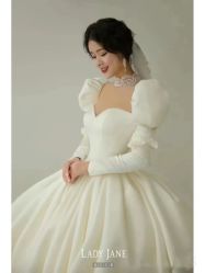 -Lady  Jane高端婚纱礼服馆