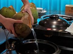 -东椰·海南椰子鸡火锅(朝阳门店)