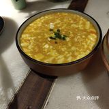 船菜的烧麦就是西湖还有鸡蛋，梨汤很粘稠老人很喜欢