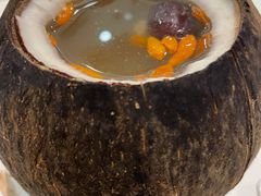椰子炖竹丝鸡汤-至潮餐厅精致粤菜·活鲈鱼·走地鸡(珠江新城店)