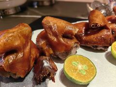 脆皮乳鸽-海派悦庭·海胆烧麦·新融合菜(凯德广场店)
