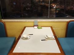 靠窗位-海尔巴格新疆餐厅(东来兴店)