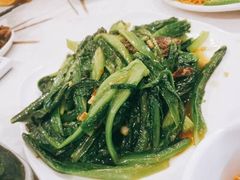 豆豉鲮鱼炒油麦菜-吉源大排档·鱼生·海鲜(烧烤彩印厂店)
