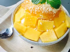 -莓园冰淇淋店