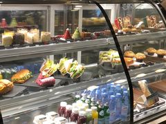 面包甜点陈列柜-星巴克(宝山万达店)