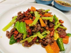 火爆牛肉-犇逸·乐山跷脚牛肉·四川现炒(览海店)