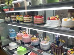 面包甜点陈列柜-卷心卷意·轻甜蛋糕(新光天地店)