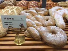 -焙丽拾光(麦凯乐直营店)