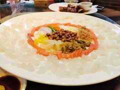 三文鱼鱼生捞起-猪肉婆私房菜(容桂总店)