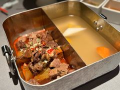 -左庭右院鲜牛肉火锅黑金店(陆家嘴中心店)