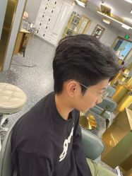 -即型男士理发工作室