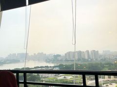 -迈豪国际酒店-百老汇旋转西餐厅