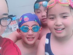 -虹桥河滨花园会所游泳馆