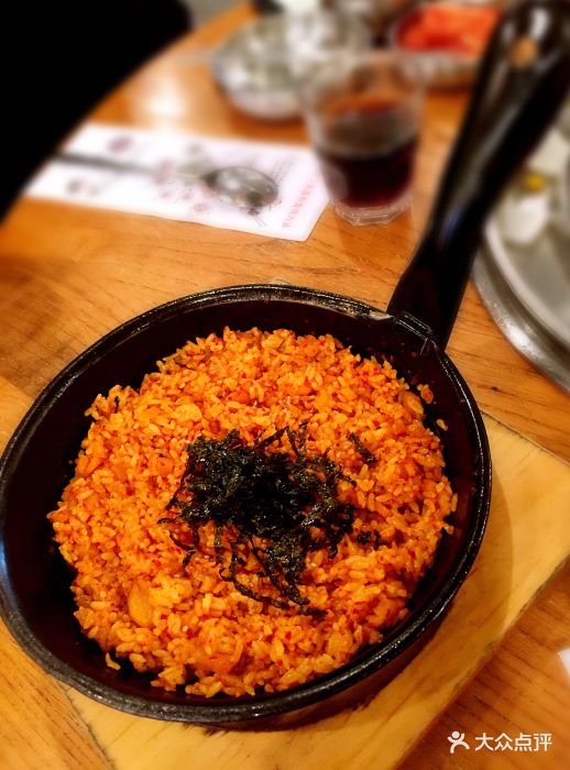 姜虎东白丁烤肉肚领炒饭图片