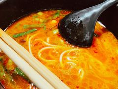 -花馬肆.云南过桥米线(汉神购物广场现场熬汤店)