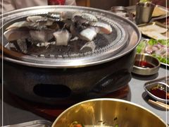 -围炉肉舍•炭烤活鳗•丹东海鲜烤肉(步行街店)
