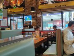 -牛小嫩串串火锅(老国贸总店)