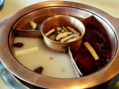 丽江糊辣滋补三味锅-滇釜火锅·能喝汤的火锅(车公庄店)