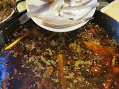 -鸿顺老铁锅美蛙鱼府(解放碑店)